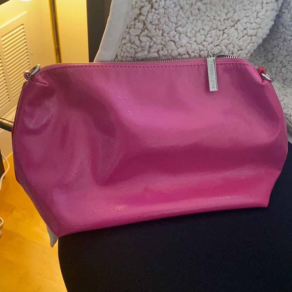 Riley Versa NYC extrovert clutch